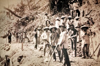 Chinese on The Iron Road: Building the Transcontinental Railroad